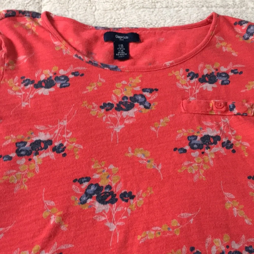 Gap Kids 12 (XL) Floral Top EUC Reddish-Coral
